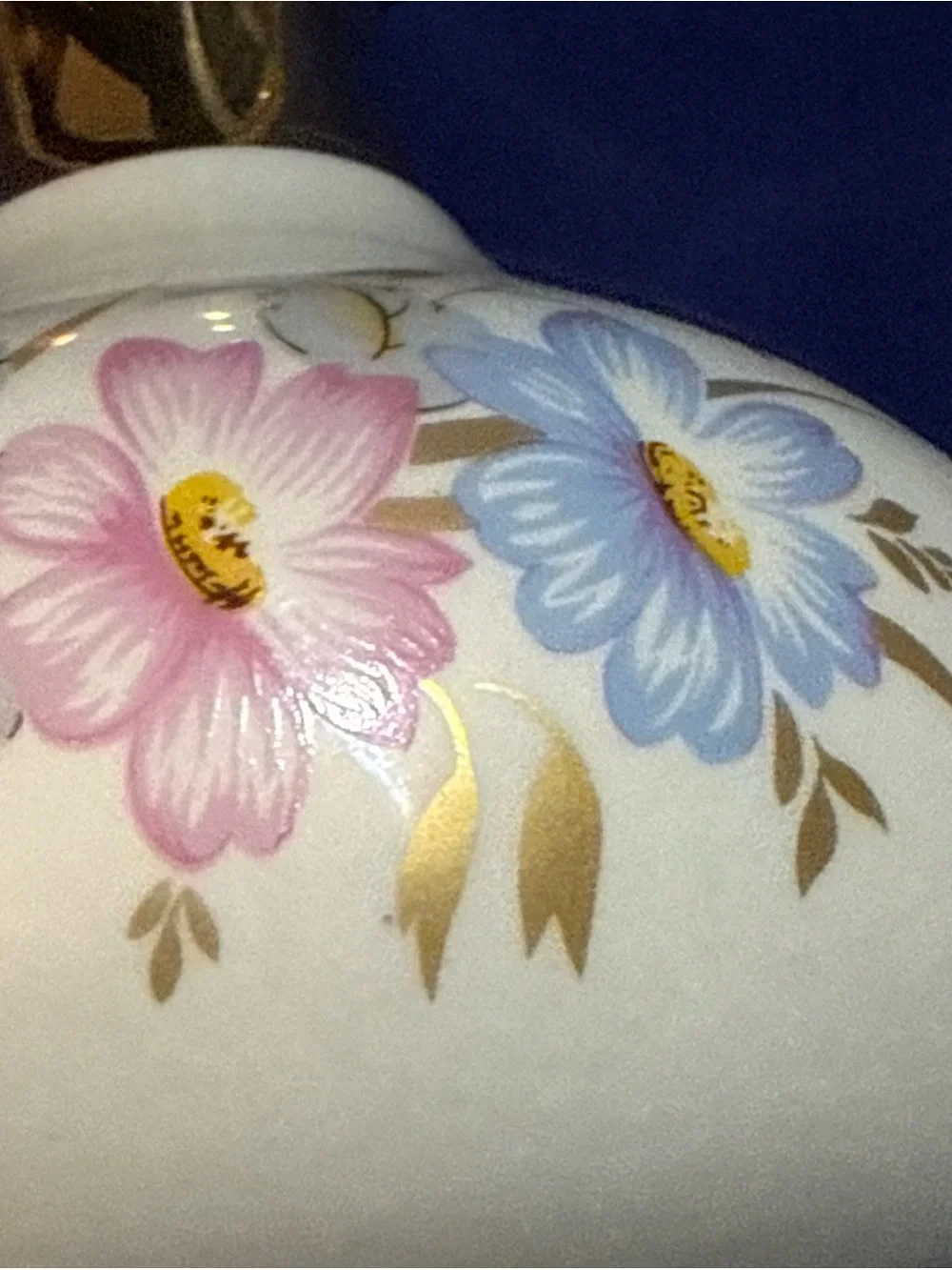 Prinknash Pottery 4” Gilded Rim Floral Pattern Vase England